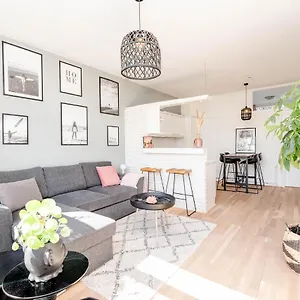 https://amsterdam-beach-apartment-1-private-garden.zandvoort-hotels.com
